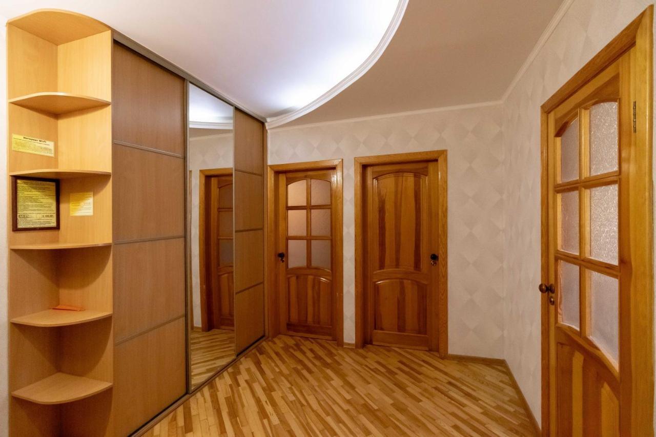 Kvartirkoff Na Ozernaya 8 Kiev Exterior foto